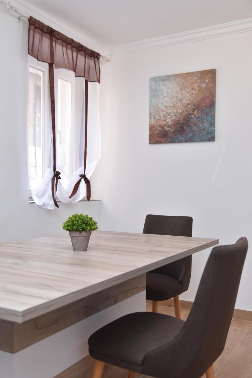 Appartamento Palm Square 1 Old Town Apt Budua Esterno foto