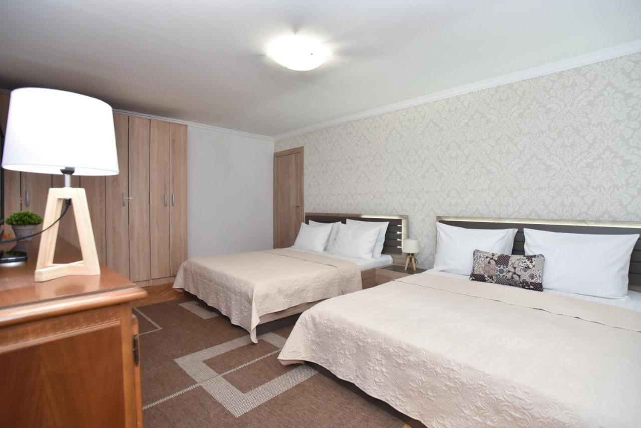Appartamento Palm Square 1 Old Town Apt Budua Esterno foto