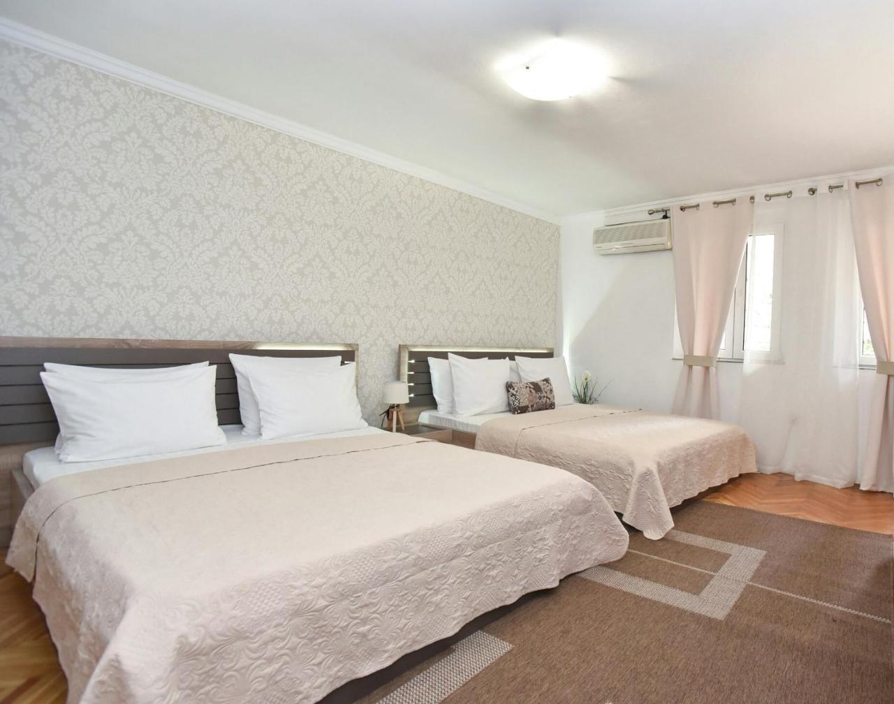 Appartamento Palm Square 1 Old Town Apt Budua Esterno foto