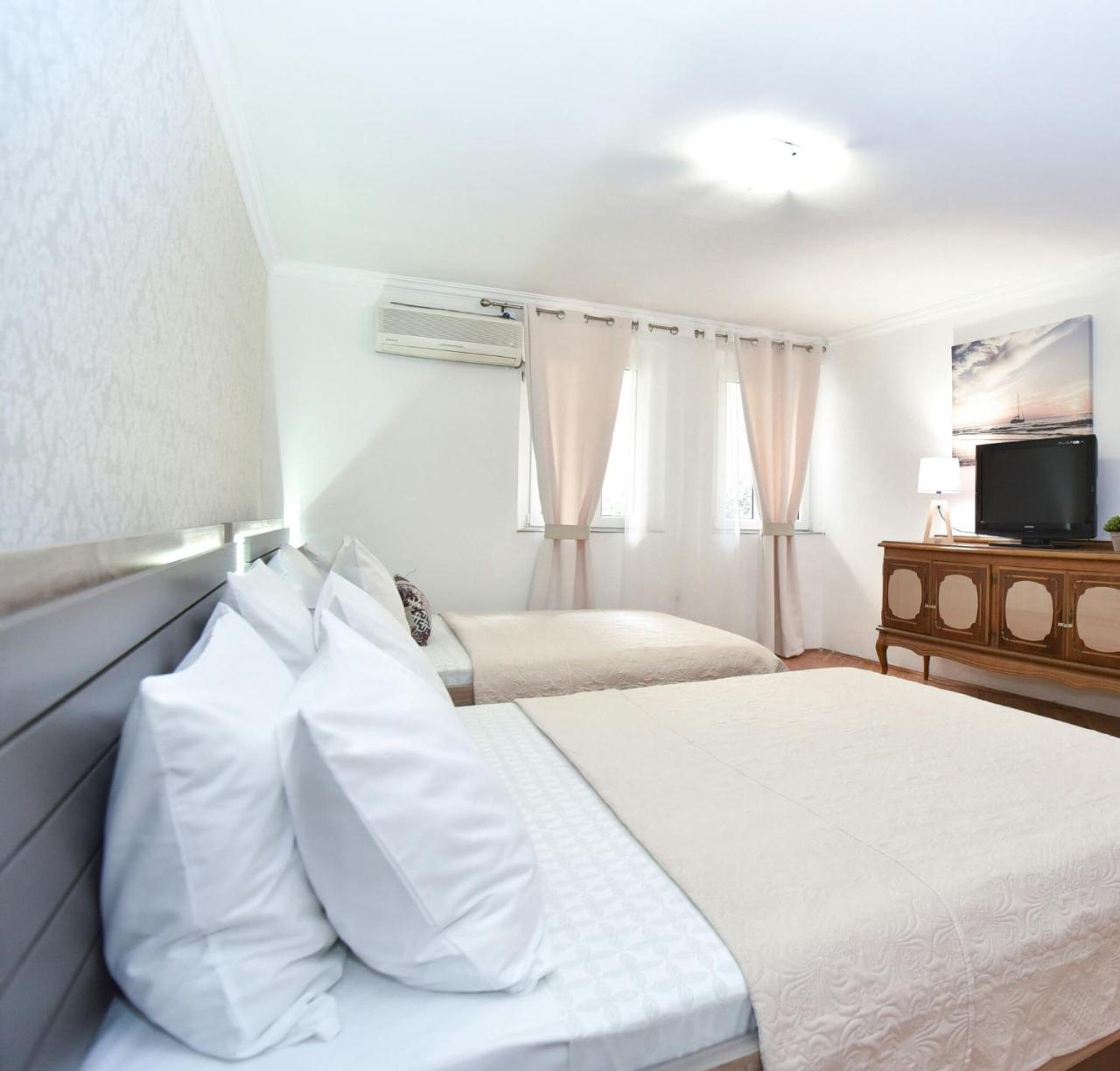 Appartamento Palm Square 1 Old Town Apt Budua Esterno foto