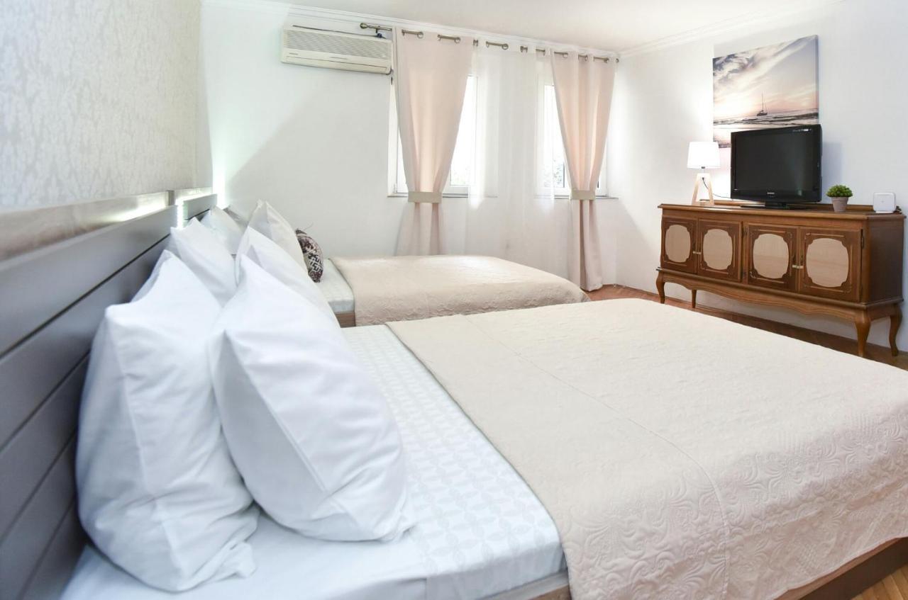 Appartamento Palm Square 1 Old Town Apt Budua Esterno foto